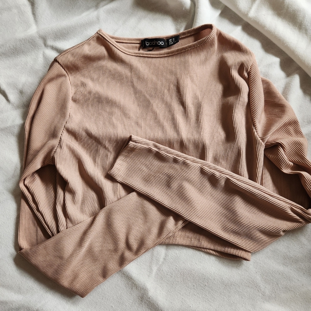 Boohoo Nude Ribbed Long Sleeve Crop Top S | Minimalist Neutral Fall Layer - Picture 1 of 4